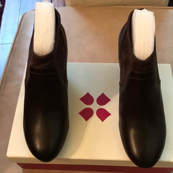 naturalizer claire leather booties